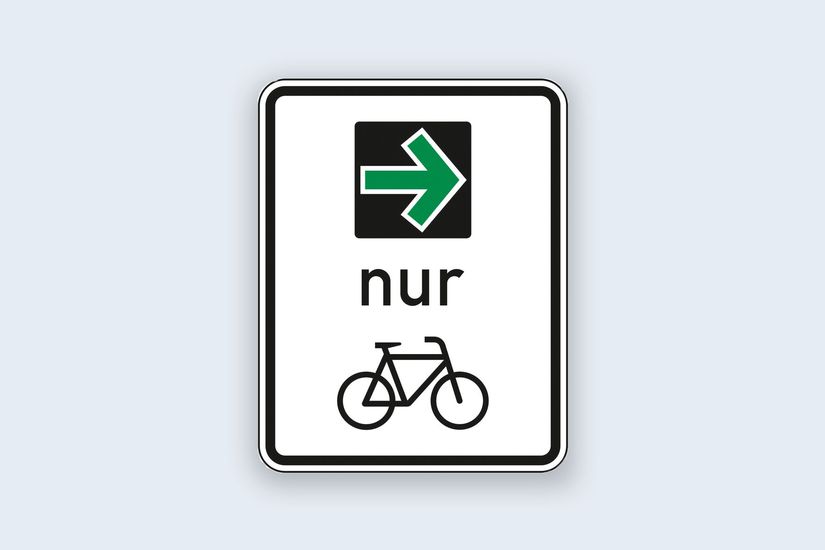 Verkehrsschild gruener Pfeil für Radfahrende