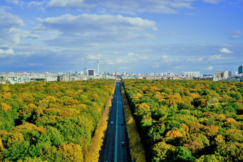 Blick auf die Straße des 17. Juni in Richtung Brandenburger Tor