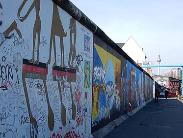 Ein Teil der bemalten Berliner Mauer