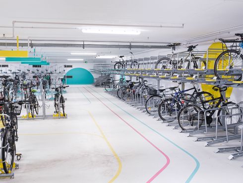 Fahrradparkhaus von innen