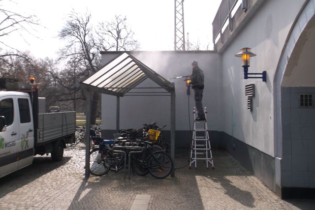 Überdachte Fahrradabstellplätze am Treptower Park