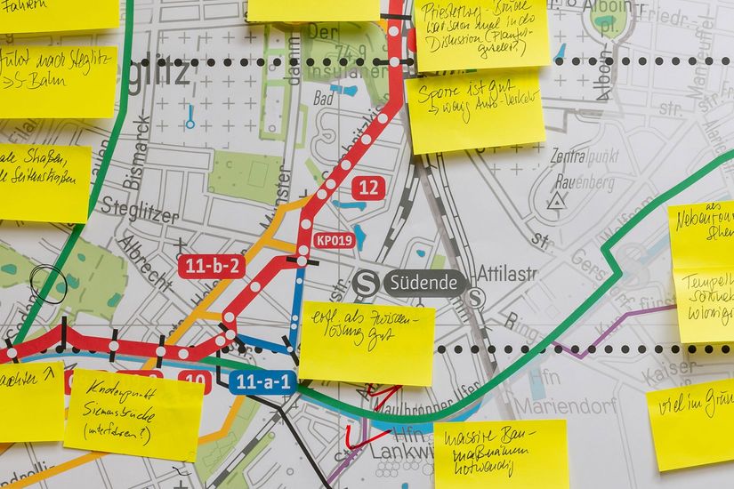 Postits mit Hinweisen zur Teltowkanalroute bei Dialogveranstaltung