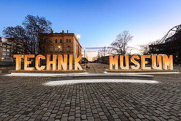 Leucht-Buchstaben "Technik Museum"