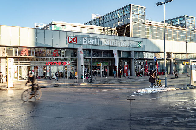 Bahnhof Südkreuz mit Vorplatz