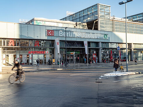 Bahnhof Südkreuz mit Vorplatz