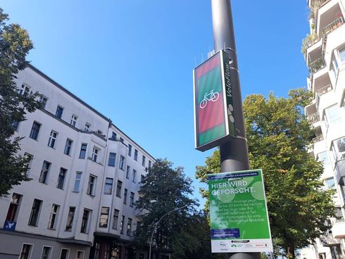 VeloFlow-Anzeiger an einem Straßenmast