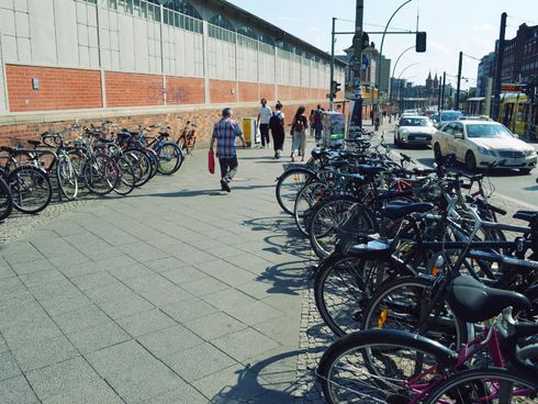 Abgestellte Fahrräder Warschauer Straße 