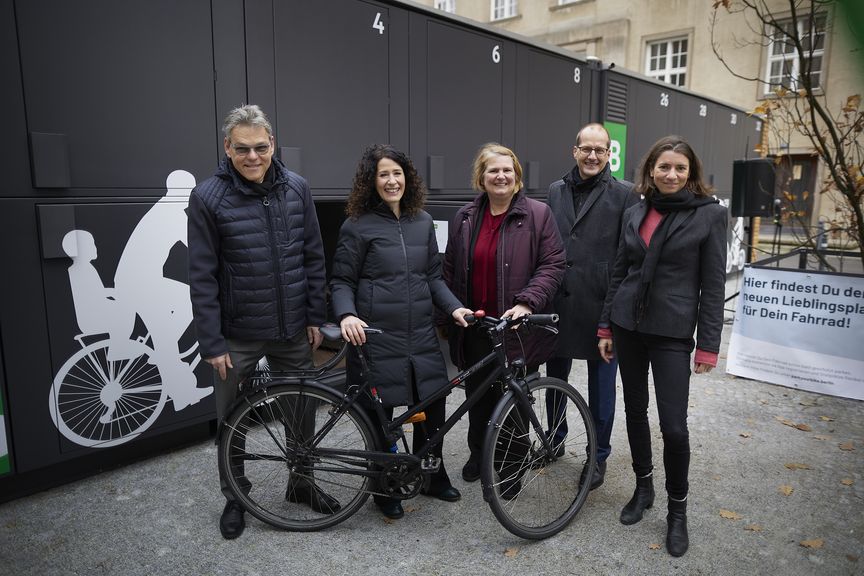 Eröffnung der Fahrradabstellanlagen Rathaus Schöneberg