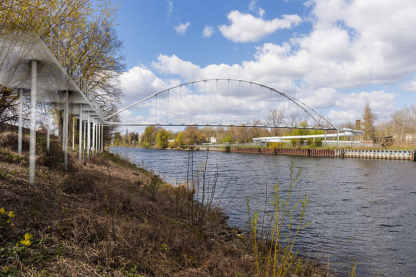 Visualisierung der Fuß- und Radwegbrücke über die Spree.