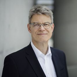 Porträtfoto von Patrick Schnieder