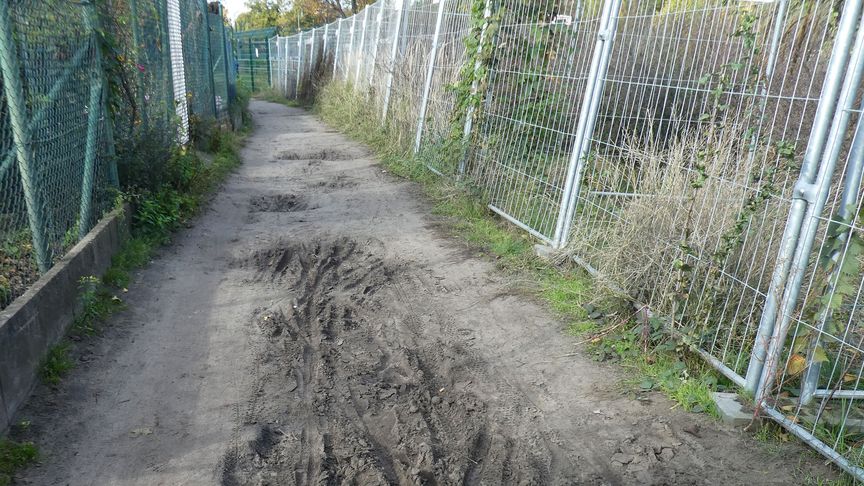 Weg auf Höhe der Schleuse Charlottenburg