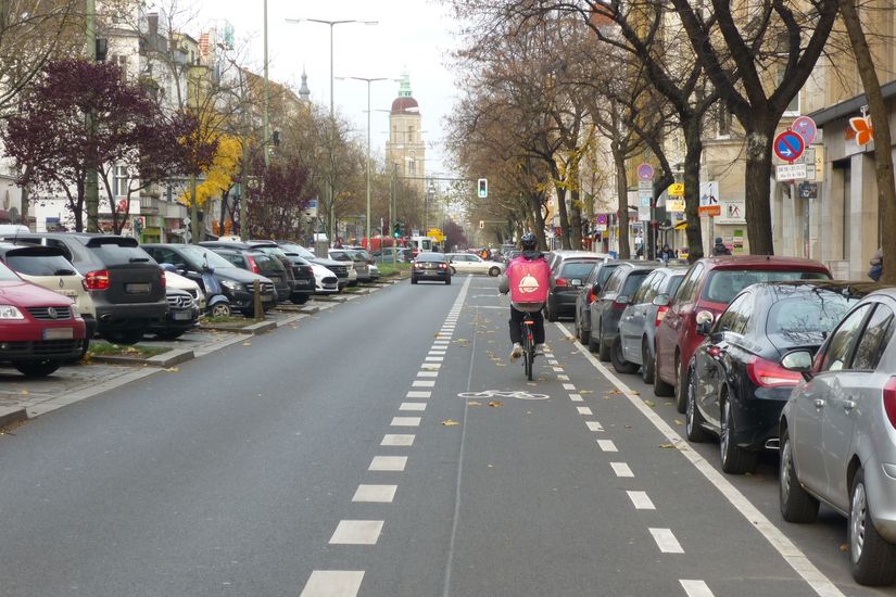 Radfahrstreifen auf der Rheinstraße in Tempelhof-Schöneberg