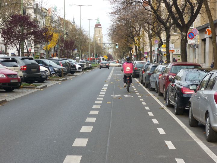 Radfahrstreifen auf der Rheinstraße in Tempelhof-Schöneberg