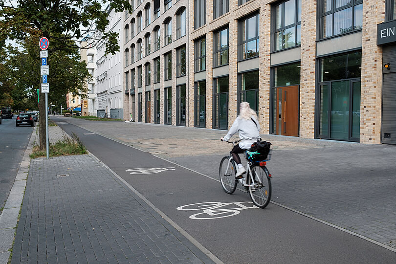 Hochbordradweg in der Seestraße