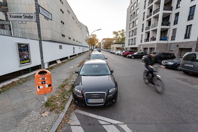 Radfahrender auf Zillestraße Ecke Krumme Straße