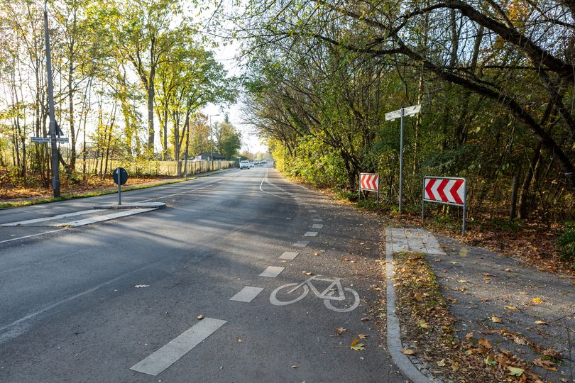 Fahrradweg mit Fahrrad-Icon Wernsdorfer Straße