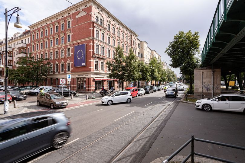 Schönhauser Allee in altem Zustand ohne geschützten Radfahrstreifen