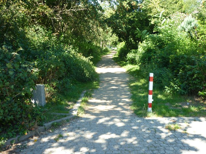 Gemeinsamer Rad- und Gehweg zwischen Floningweg und Furkastraße