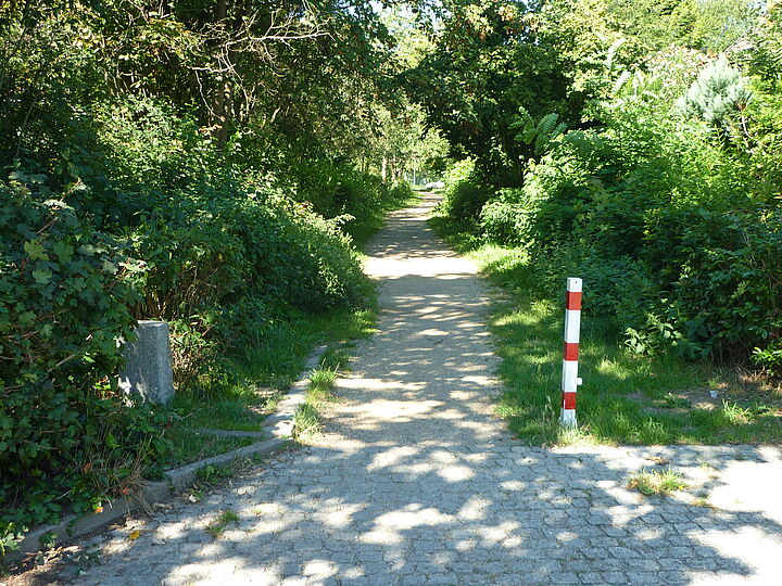 Gemeinsamer Rad- und Gehweg zwischen Floningweg und Furkastraße