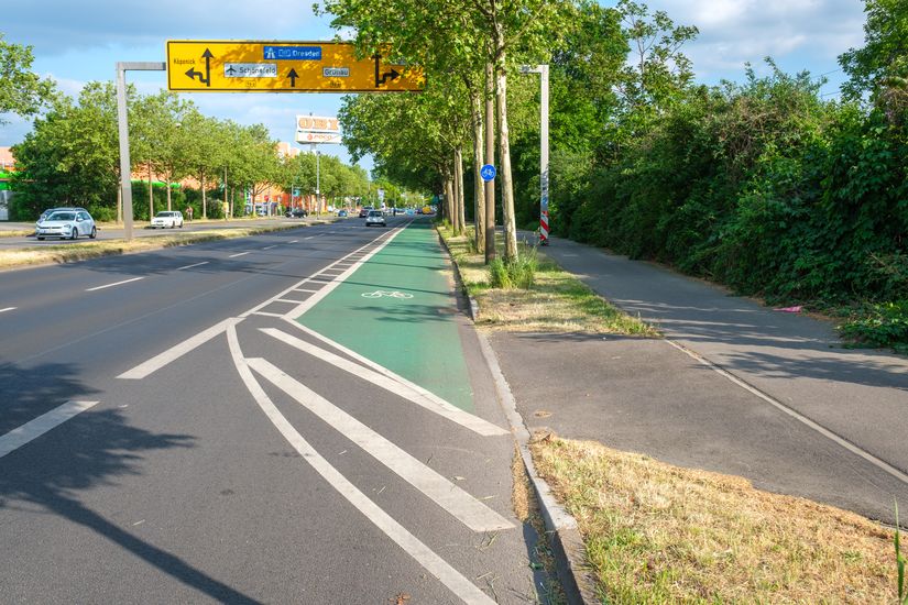 Radfahrstreifen am Adlergestell