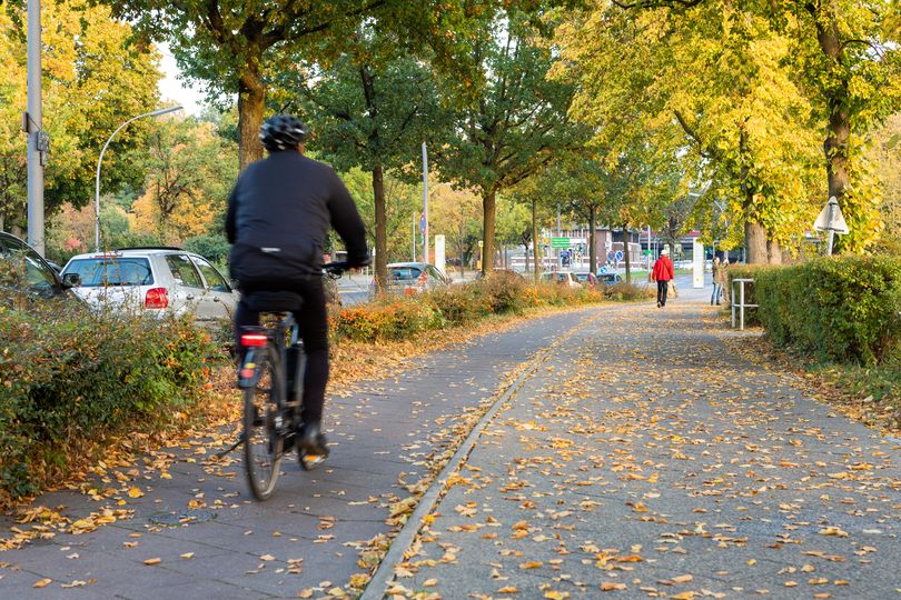 Radweg entlang Königstraße