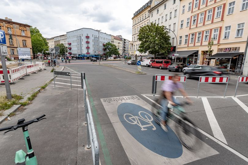 Radfahrende auf Fahrradstraße Triftstraße