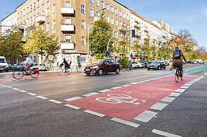 Markierter Radfahrstreifen Proskauer Straße Friedrichshain