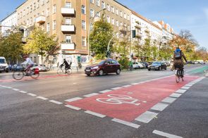 Markierter Radfahrstreifen Proskauer Straße Friedrichshain