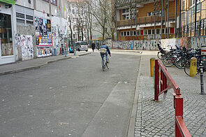 Radfahrer entlang Kottbusser Tor