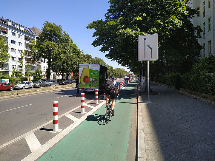 Geschützter Radfahrstreifen an der Hasenheide