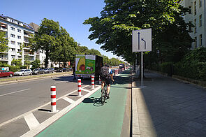 Geschützter Radfahrstreifen an der Hasenheide