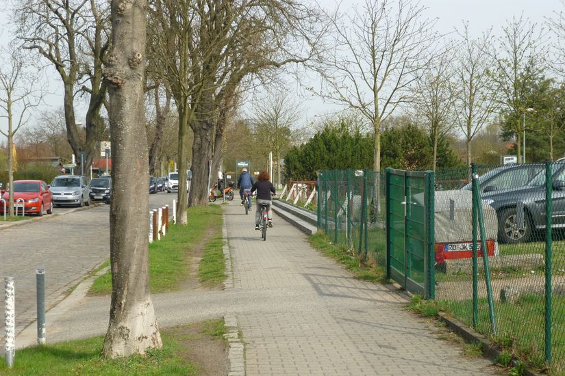 Unsanierter Gehweg Priesterweg