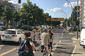 Pop-up-Radfahrstreifen Petersburger Straße