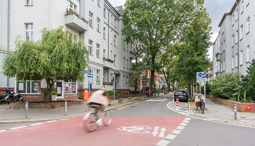 Kreuzungsbereich von Fahrradstraße auf der Hentigstraße