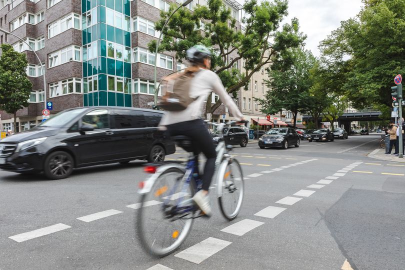 Radweg Abschnitt an Kreuzung Schlüterstraße