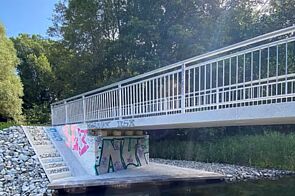 Brücke über einen Fluss