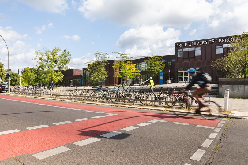 Radfahrstreifen Habelschwerdter Allee Höhe FU Berlin