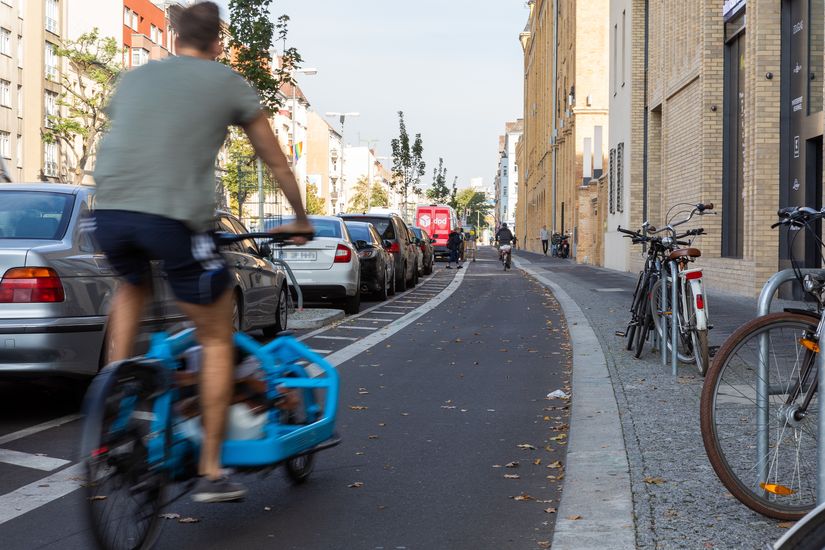 Radfahrer auf Radweg Stromstraße