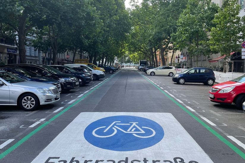 Kennzeichnung Fahrradstraße in der Oderberger Straße