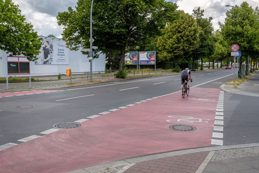 Fahrradfahrer auf der Berliner Allee