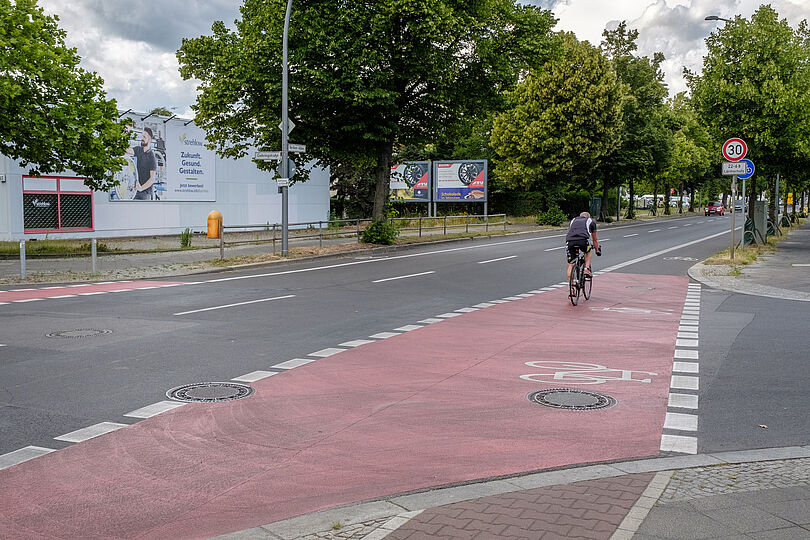 Fahrradfahrer auf der Berliner Allee