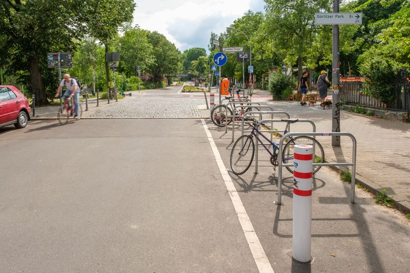 Fahrradabstellbügel am Görlitzer Ufer