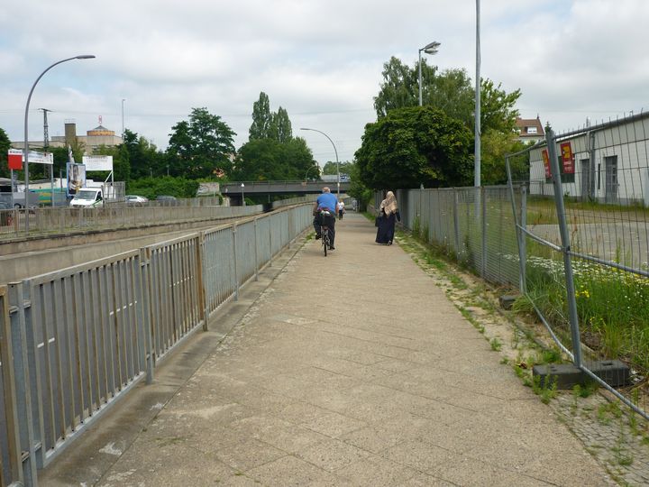 Geh- und Radweg entlang Nauener Trog