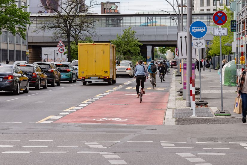 Radfahrstreifen an der Müllerstraße