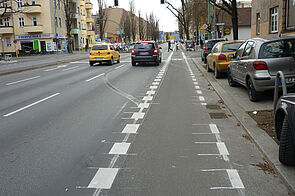 Radfahrstreifen auf Manteuffelstraße