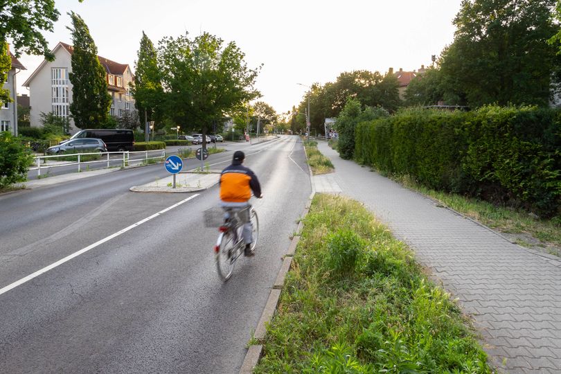 Radfahrer auf Hauptstraße ohne Radverkehrsanlage Oberspreestraße